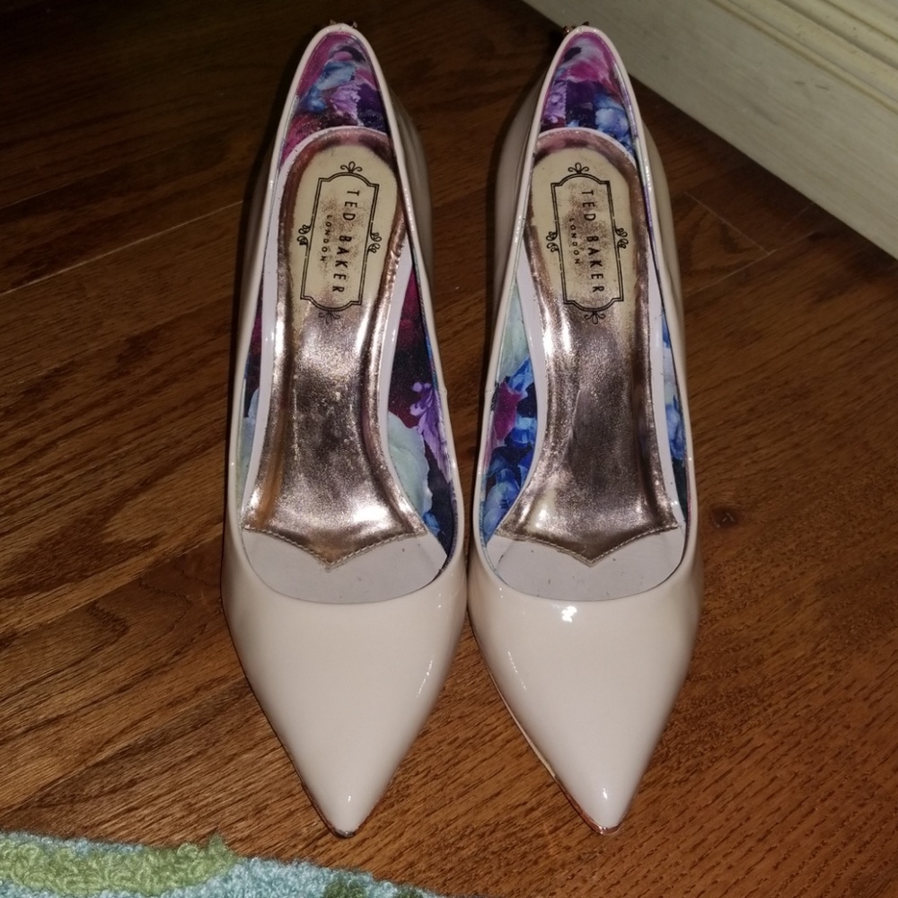 Ted Baker Kaawa Nude Patent Leather Pumps - Picture 3 of 7